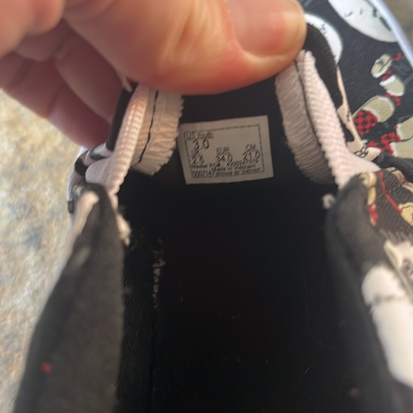 Vans - Picture 6 of 6